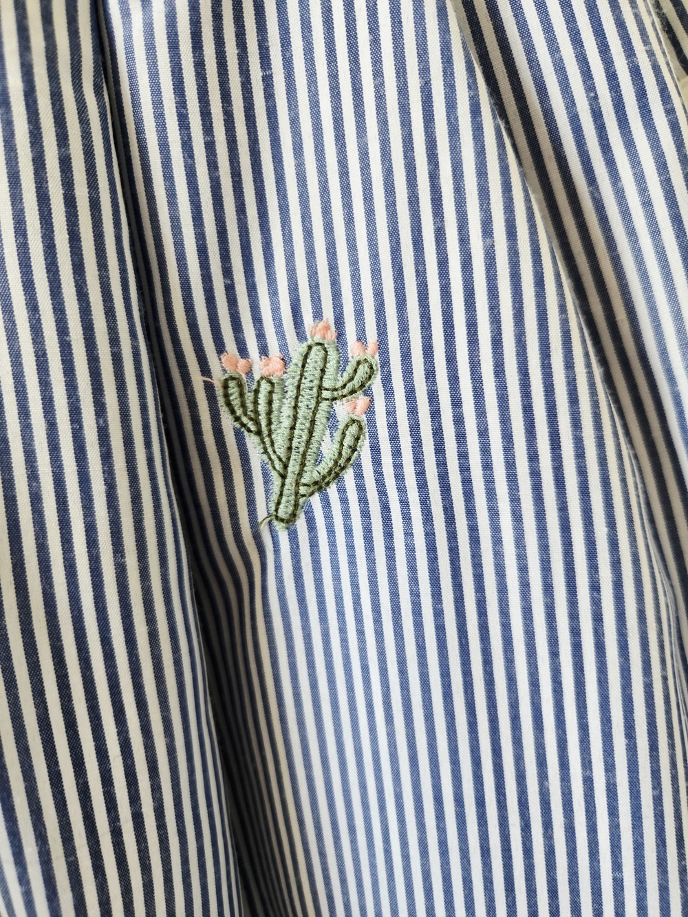 ModCloth Blue Stripe Embroidered Cactus Button Down Swing Dress Roll Tab sz 6 - Picture 4 of 7